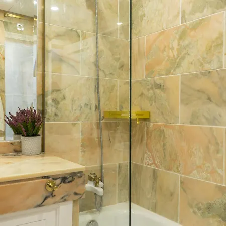 Апартаменти Housing White Pearl By Sharingco