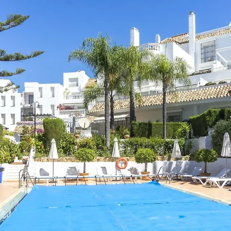 Apartment 2 Bedrooms In With Pool Sharingco Marbella