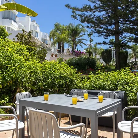 Housing White Pearl By Sharingco Marbella