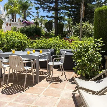 Housing White Pearl By Sharingco * Marbella