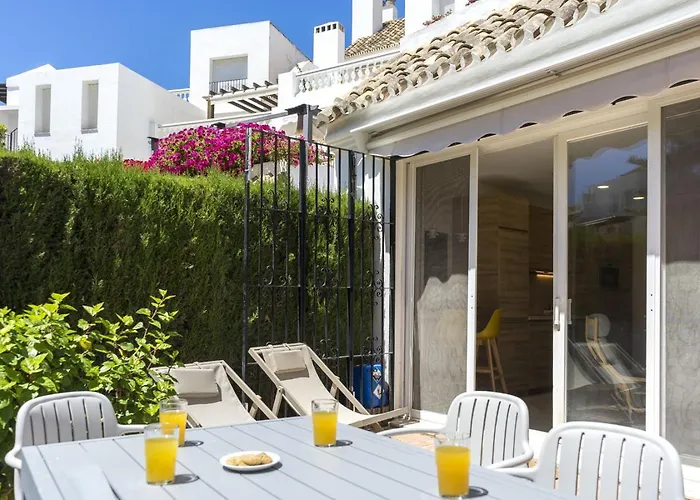 Housing White Pearl By Sharingco شقة