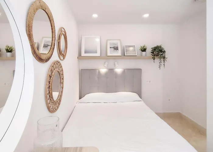 Housing White Pearl By Sharingco شقة ماربيا