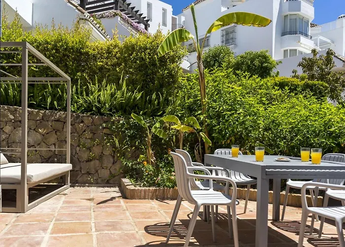 Housing White Pearl By Sharingco