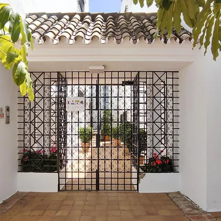 Housing White Pearl By Sharingco