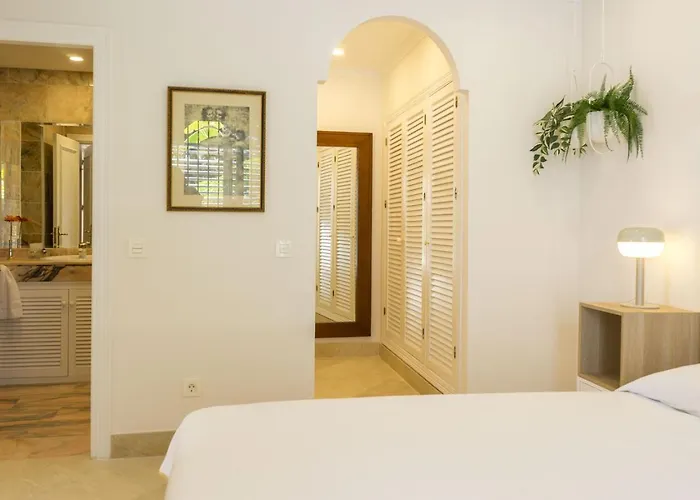 Housing White Pearl By Sharingco * Marbella