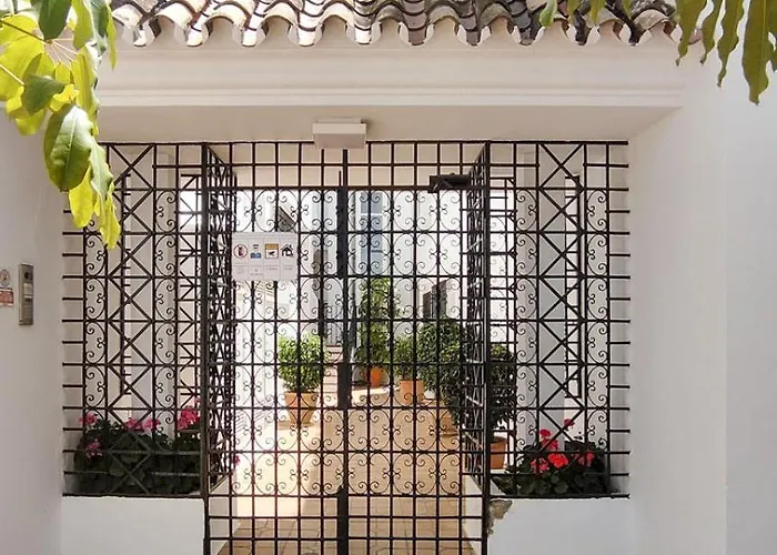 Housing White Pearl By Sharingco