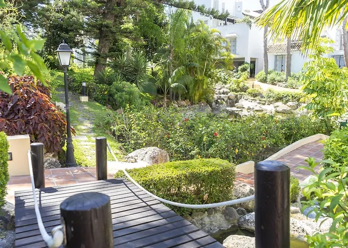 Housing White Pearl By Sharingco * Marbella