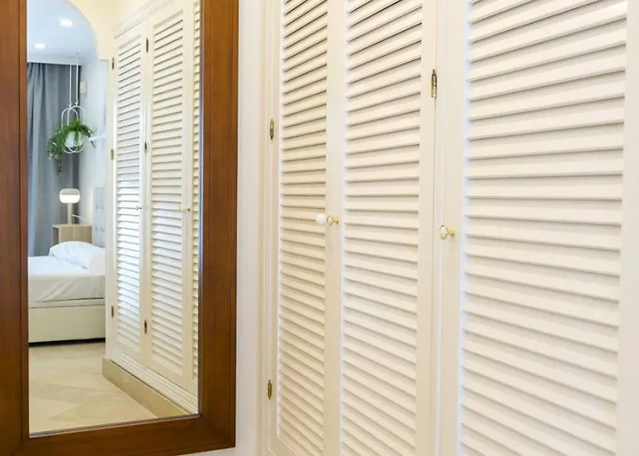 Housing White Pearl By Sharingco Marbella